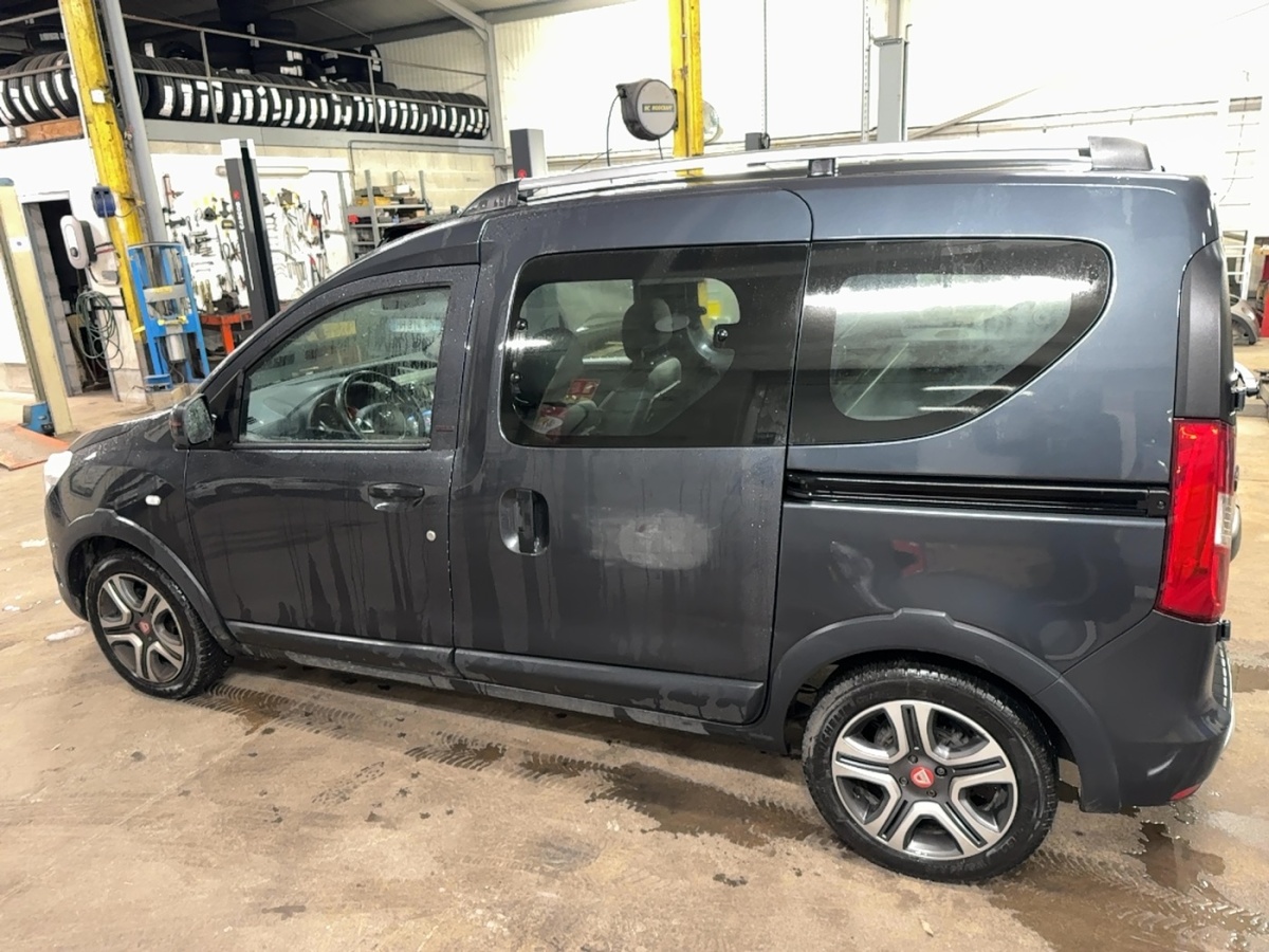 Dacia Dokker Stepway Blue dCi 95 – Image 9